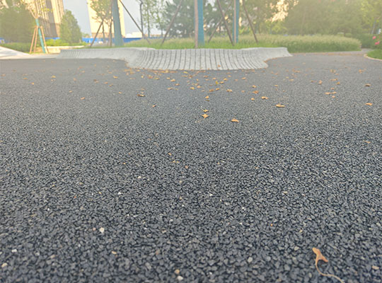 透水(shuǐ)膠粘石地(dì)面